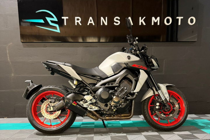 YAMAHA MT-09 